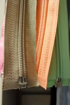 Zadrga spiralna deljiva deb.5 mm dolžine 65 cm 154